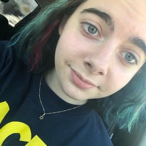 Meet your Posher, Jillian